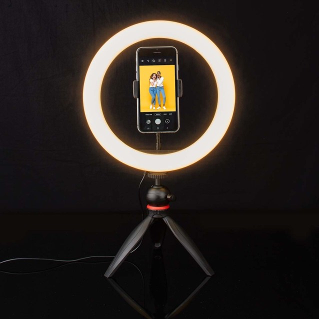 Ring Light 10" (26 cm) με 120 λάμπες LED και τρίποδο στήριξης.