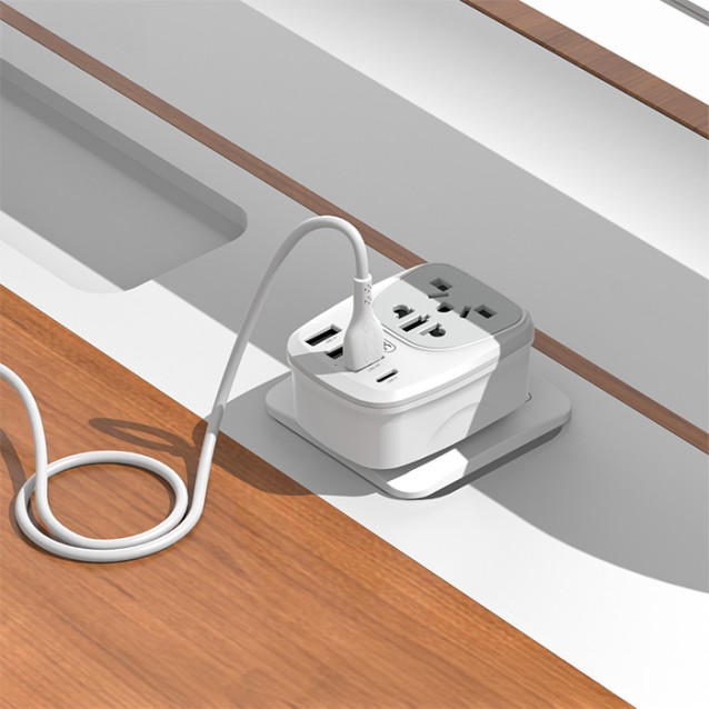 XO WL26 Universal αντάπτορας τροφοδοσίας σε schuko και με 4 εξόδους, 3xUSB-A & 1x USB-C